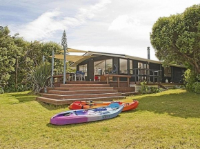 At the Beach - Tairua Holiday Home